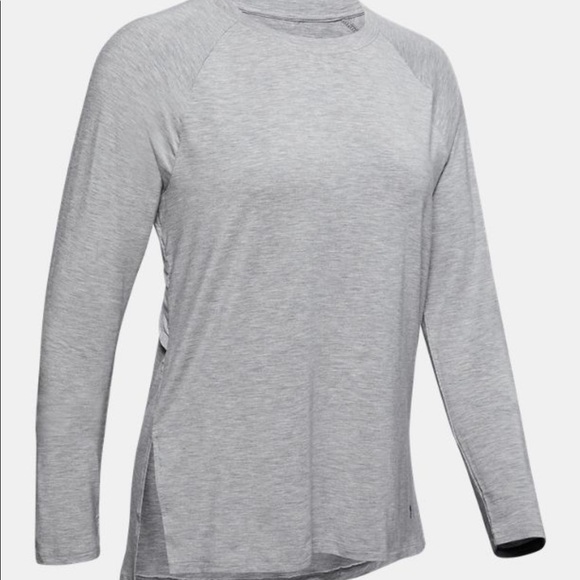 Under Armour Tops - Under Armour loose fit workout top size large